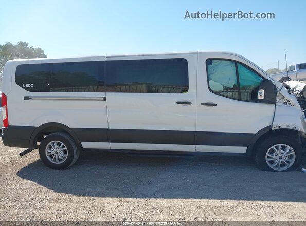 1FBAX2Y81MKA14767 2021 FORD PASSENGER White Widok wnętrza z tyłu