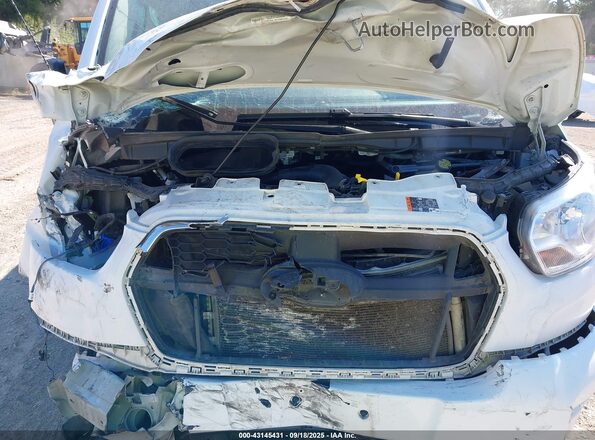 1FBAX2Y81MKA14767 2021 FORD PASSENGER White Widok z tyłu