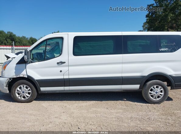 1FBAX2Y81MKA14767 2021 FORD PASSENGER White Widok wnętrza 360 stopni