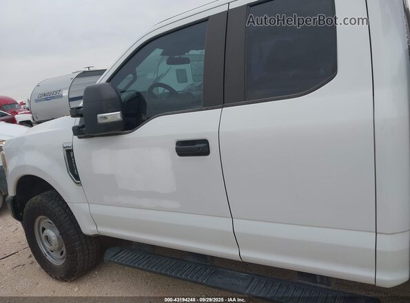 1FD7X2B6XLEC92119 2020 FORD F-250 White Vista interior trasera