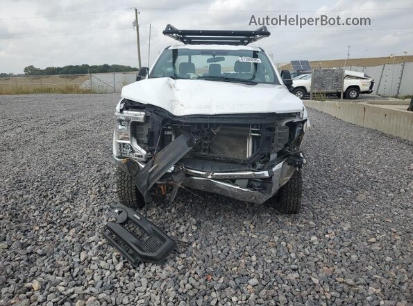 1FDBF2B66NED84649 2022 FORD F250 White Դիմացի տեսք