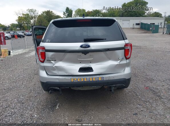 1FM5K8AR2HGD92408 2017 FORD POLICE INTERCEPTOR Серебряный Вид спереди