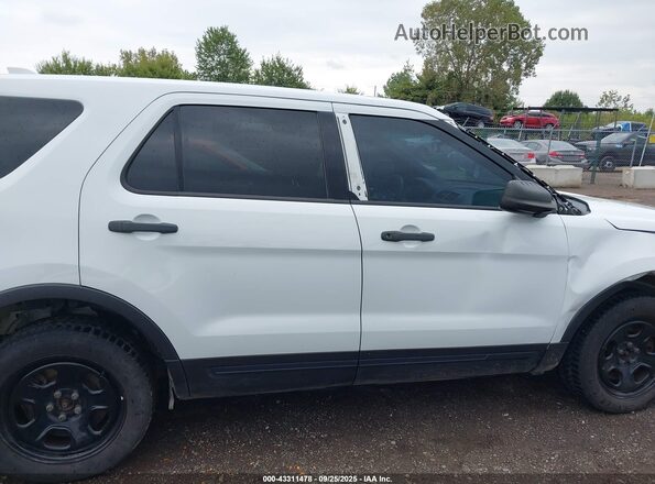 1FM5K8AR8GGD35371 2016 FORD POLICE INTERCEPTOR White Vista interior trasera