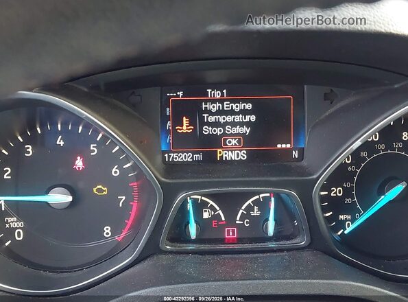 1FMCU0GD0KUC05903 2019 FORD ESCAPE White Widok tylnych siedzeń