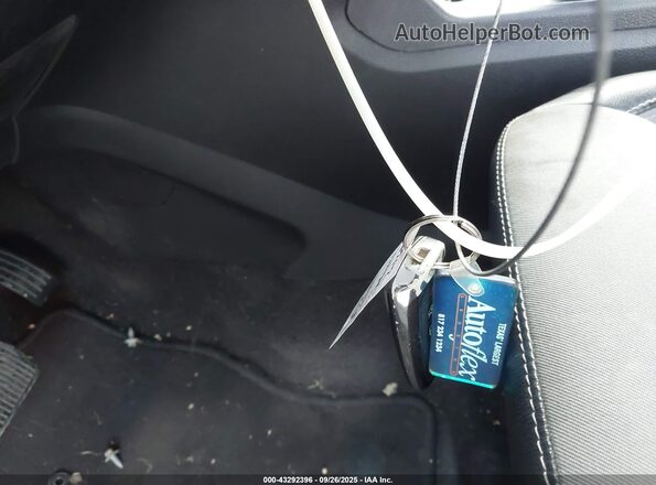 1FMCU0GD0KUC05903 2019 FORD ESCAPE White Widok deski rozdzielczej
