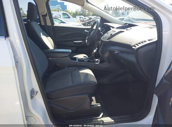1FMCU0GD3JUB16308 2018 FORD ESCAPE White Vista interior delantera