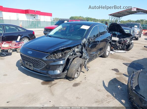 1FMCU9G62NUB37632 2022 FORD ESCAPE Черный Передняя левая четверть