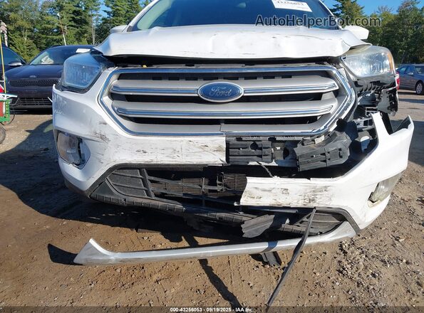 1FMCU9GD4JUB16483 2018 FORD ESCAPE Белый Вид спереди
