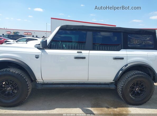 1FMDE5BH1NLB12357 2022 FORD BRONCO Белый Панорамный вид салона 360°