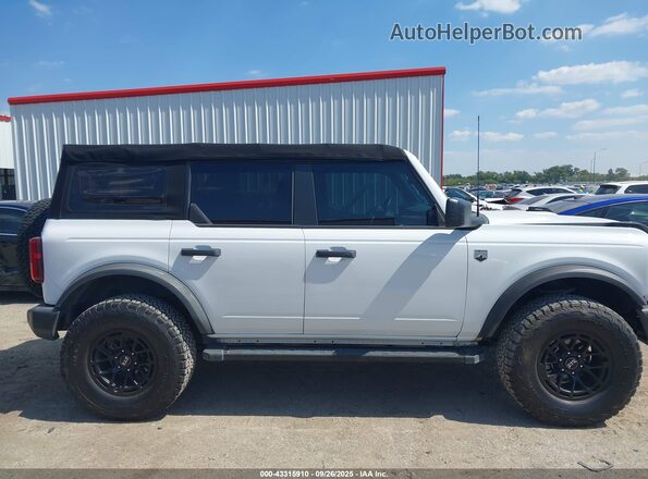 1FMDE5BH1NLB12357 2022 FORD BRONCO Белый Вид задней части салона