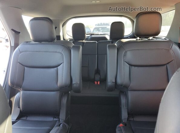 1FMSK7DH0RGA54815 2024 FORD FORD EXPLORER Silver Rear seats view
