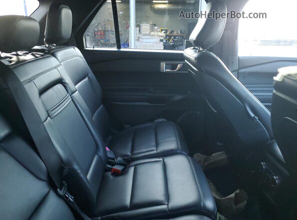 1FMSK8DH2LGC19275 2020 FORD FORD EXPLORER Silver უკანა სალონის ხედი