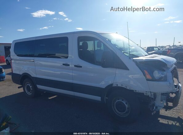 1FMZK1Y80NKA65066 2022 FORD PASSENGER White Vista interior trasera
