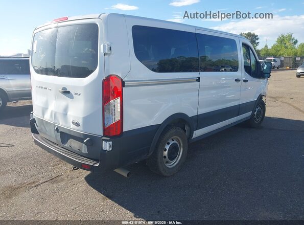1FMZK1Y80NKA65066 2022 FORD PASSENGER White Trasero derecho