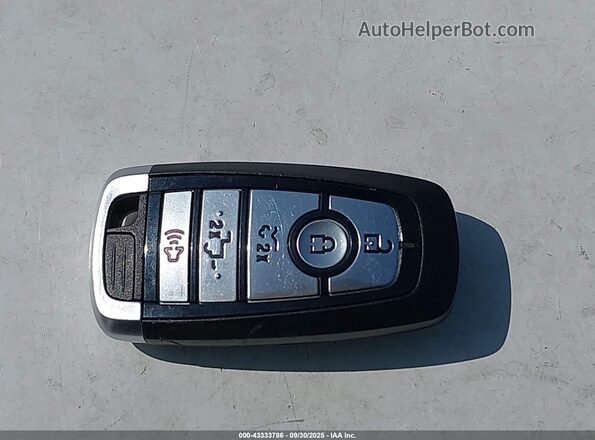 1FT6W1EV9PWG18668 2023 FORD F-150 LIGHTNING White Առջևի վահանակի տեսք