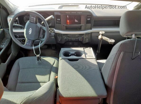 1FT7X2BA5RED86992 2024 FORD F250 White 