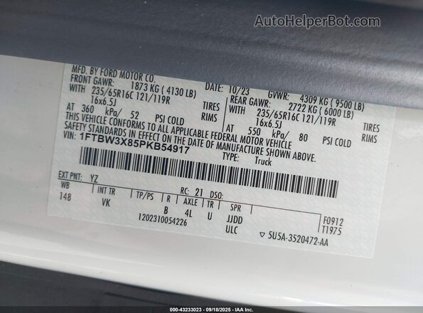 1FTBW3X85PKB54917 2023 FORD TRANSIT-350 White Vista del compartimento del motor