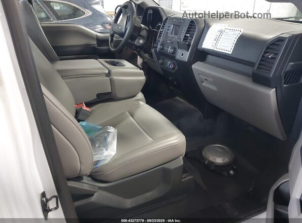 1FTMF1CB6LKE47203 2020 FORD F150 White Вид салону спереду