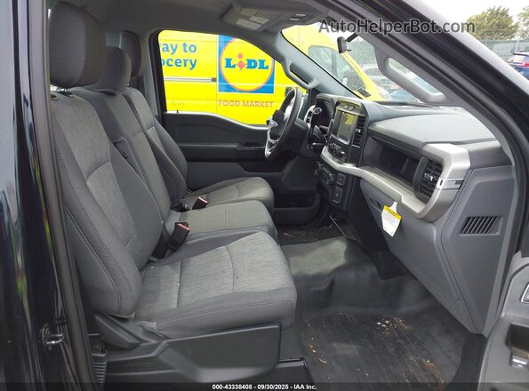 1FTMF1EB7NKD99162 2022 FORD F150 Dark Blue Widok wnętrza z przodu