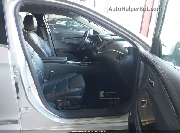 1G1105S34LU111360 2020 CHEVROLET IMPALA Silver Vista interior delantera