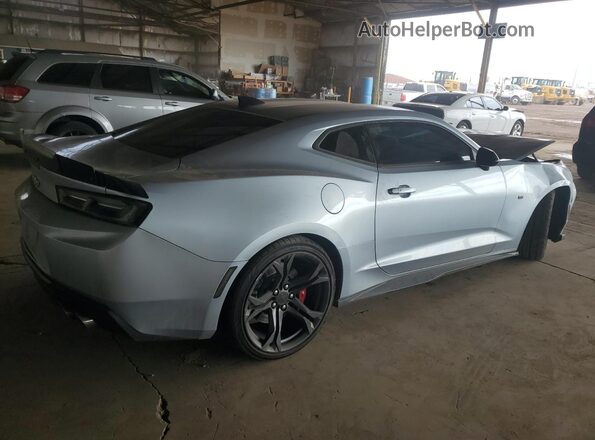 1G1FE1R78J0116283 2018 CHEVROLET CAMARO Silver 