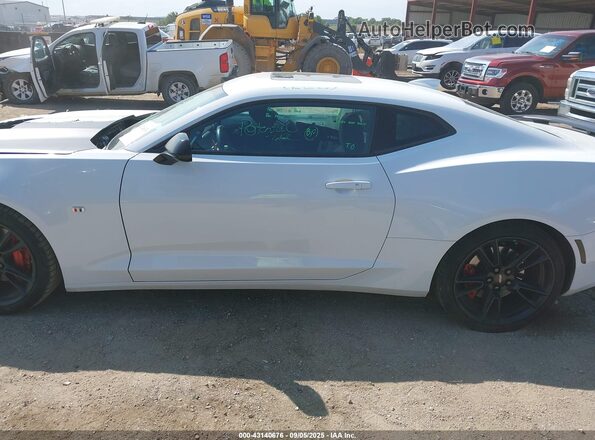 1G1FF1R75P0105022 2023 CHEVROLET CAMARO White 360 interior view