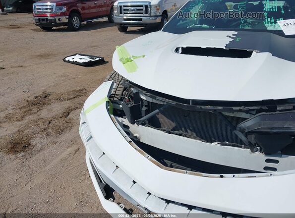 1G1FF1R75P0105022 2023 CHEVROLET CAMARO White Front view