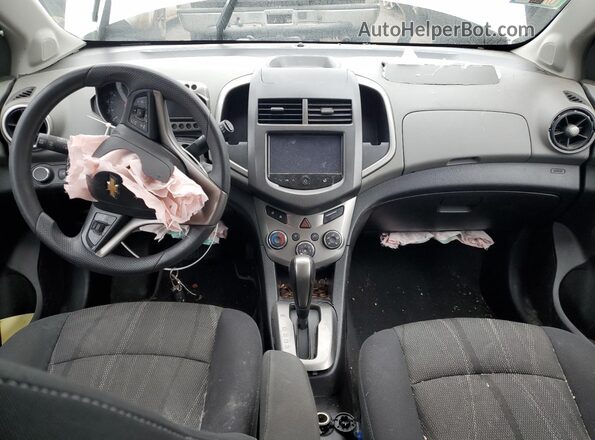 1G1JC6SH5G4103945 2016 CHEVROLET SONIC White Vista del salpicadero