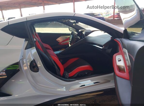 1G1YB2D47N5118202 2022 CHEVROLET CORVETTE White Widok wnętrza z przodu
