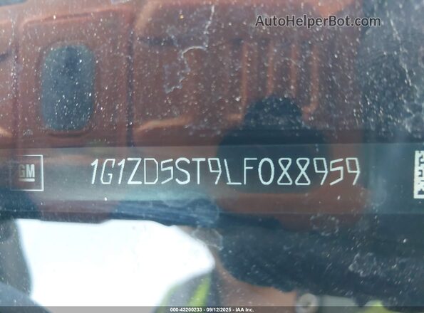 1G1ZD5ST9LF088959 2020 CHEVROLET MALIBU Blue Engine compartment view