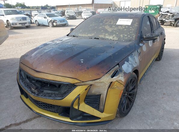 1G6D25R67S0860063 2025 CADILLAC CT5 Gold Widok z przodu