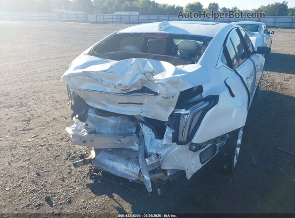 1G6DN5RW1S0105143 2025 CADILLAC CT5 White Widok z przodu