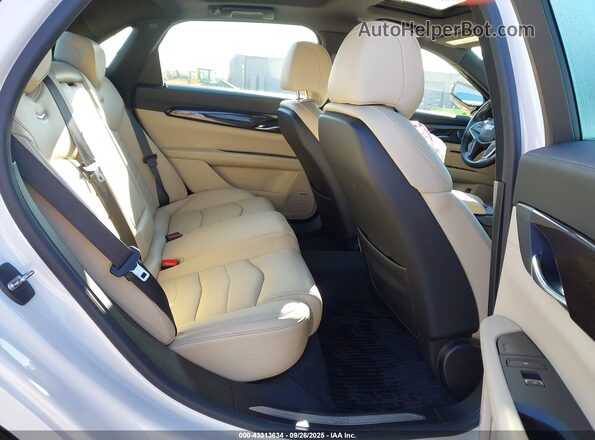 1G6KB5RS7LU111424 2020 CADILLAC CT6 White VIN կոդի պիտակի տեսք