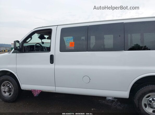 1GAWGFFG0L1155958 2020 CHEVROLET EXPRESS White 360 interior view