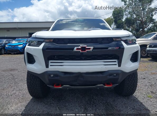 1GCPTFEK1R1258182 2024 CHEVROLET COLORADO White Widok zestawu wskaźników