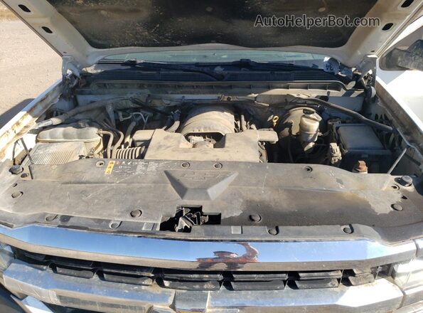 1GCVKNEC3JZ201694 2018 CHEVROLET SILVERADO White Սալոնի հետևի տեսք