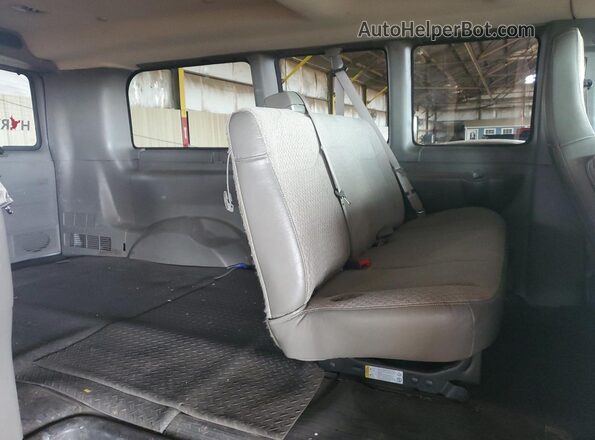 1GCWGAFG0J1309253 2018 CHEVROLET EXPRESS Silver 