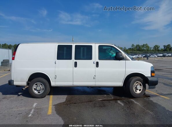 1GCWGAFG8L1245501 2020 CHEVROLET EXPRESS White 360 interior view