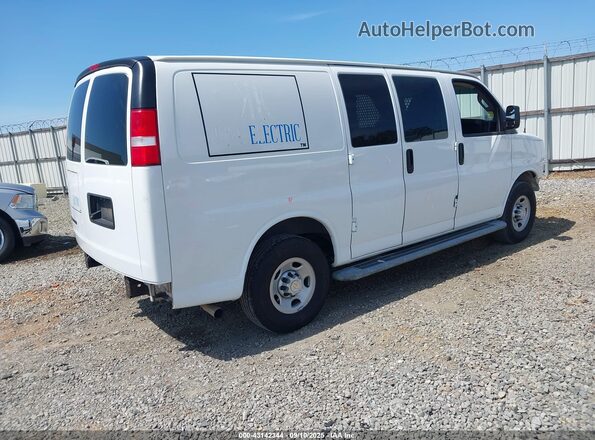 1GCWGAFG8L1266252 2020 CHEVROLET EXPRESS White Trasero derecho