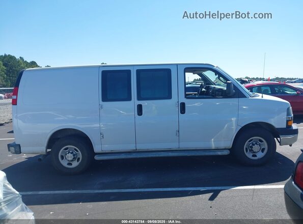 1GCWGAFP4M1181006 2021 CHEVROLET EXPRESS White Rear interior view