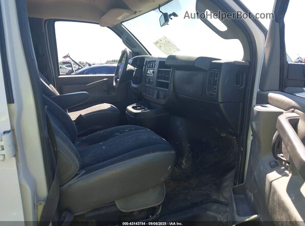 1GCWGAFP4M1181006 2021 CHEVROLET EXPRESS White Front interior view