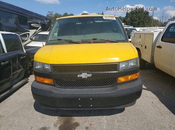 1GCWGAFP7M1174535 2021 CHEVROLET EXPRESS Yellow Front view