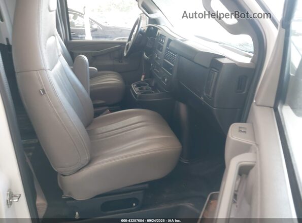 1GCWGAFP8M1151829 2021 CHEVROLET EXPRESS White წინა სალონის ხედი