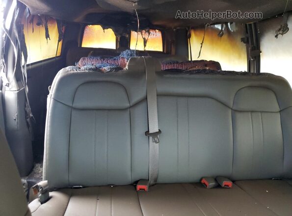 1GJZ7NFP7R1262425 2024 GMC SAVANA White Вид задньої частини салону