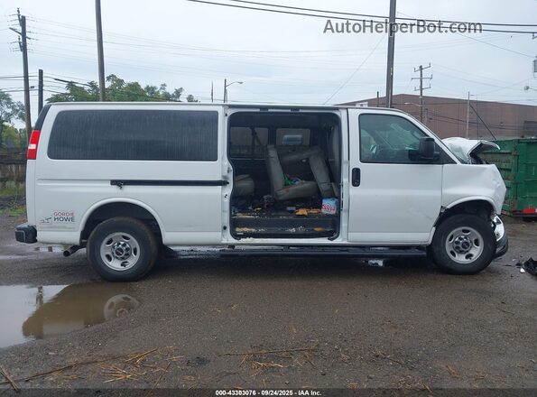 1GJZ7PFP9L1262235 2020 GMC SAVANA CARGO Белый Вид задней части салона