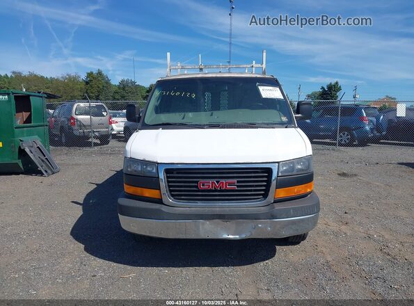 1GTW7AFF0H1903990 2017 GMC SAVANA 2500 White Vista del cuadro de instrumentos