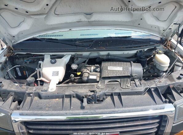 1GTW7AFF0H1903990 2017 GMC SAVANA 2500 White Vista trasera