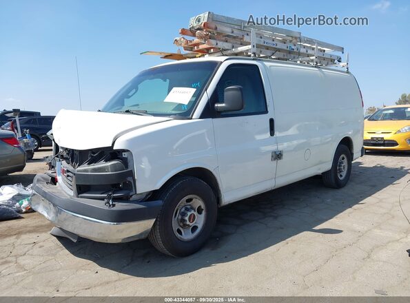 1GTW7AFF1G1904144 2016 GMC SAVANA 2500 White Vista tres cuartos delantera izquierda