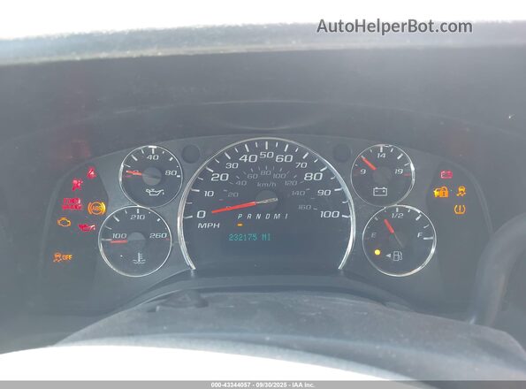 1GTW7AFF1G1904144 2016 GMC SAVANA 2500 White Vista de los asientos traseros
