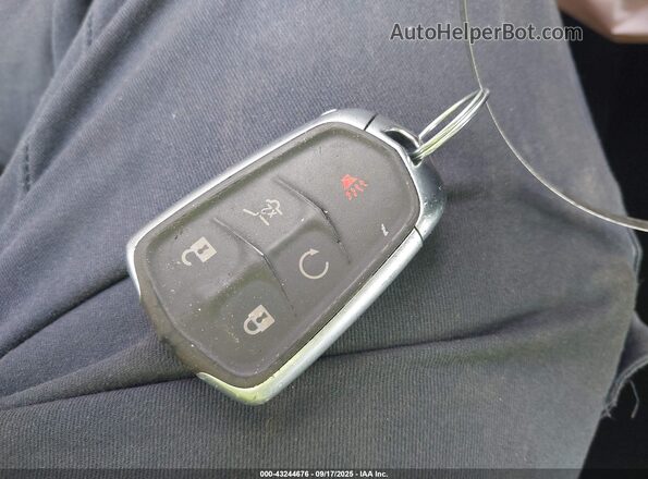 1GYAZAR40MF014726 2021 CADILLAC XT4 Красный Вид панели приборов
